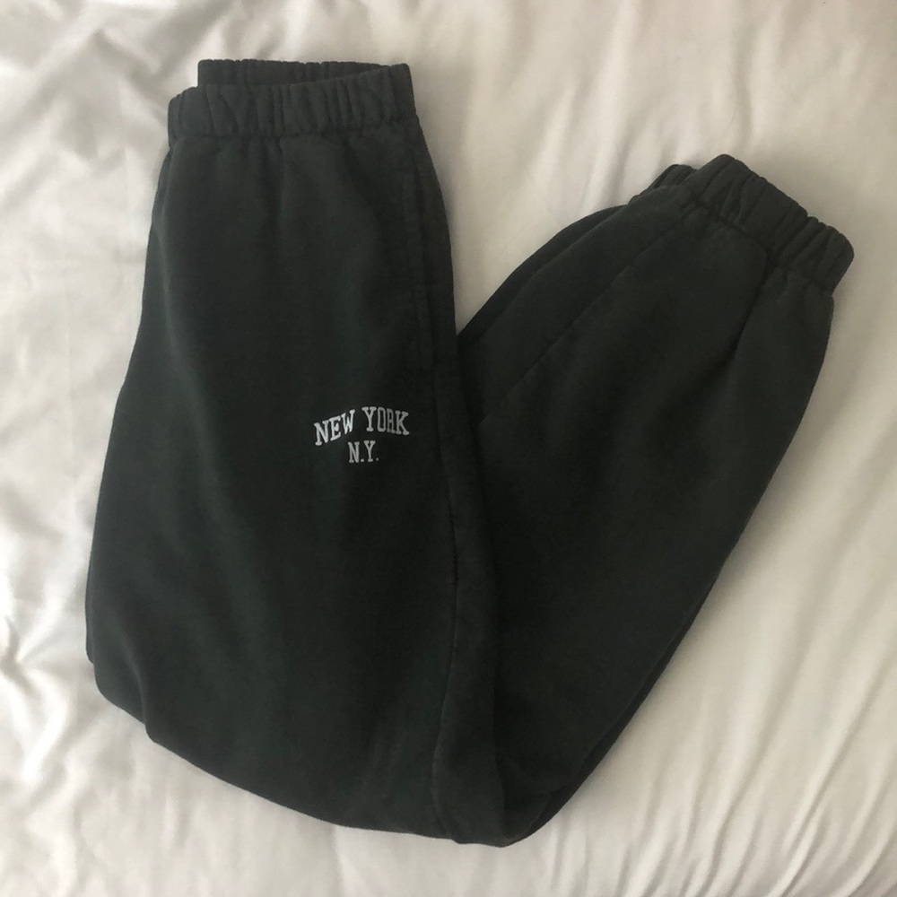 brandy melville forest green new york rosa sweats